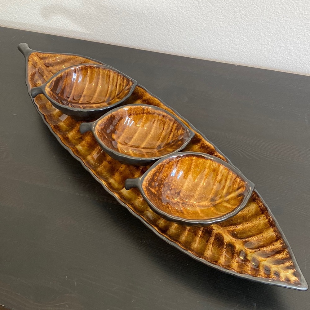 Leaf serving plate and bowls